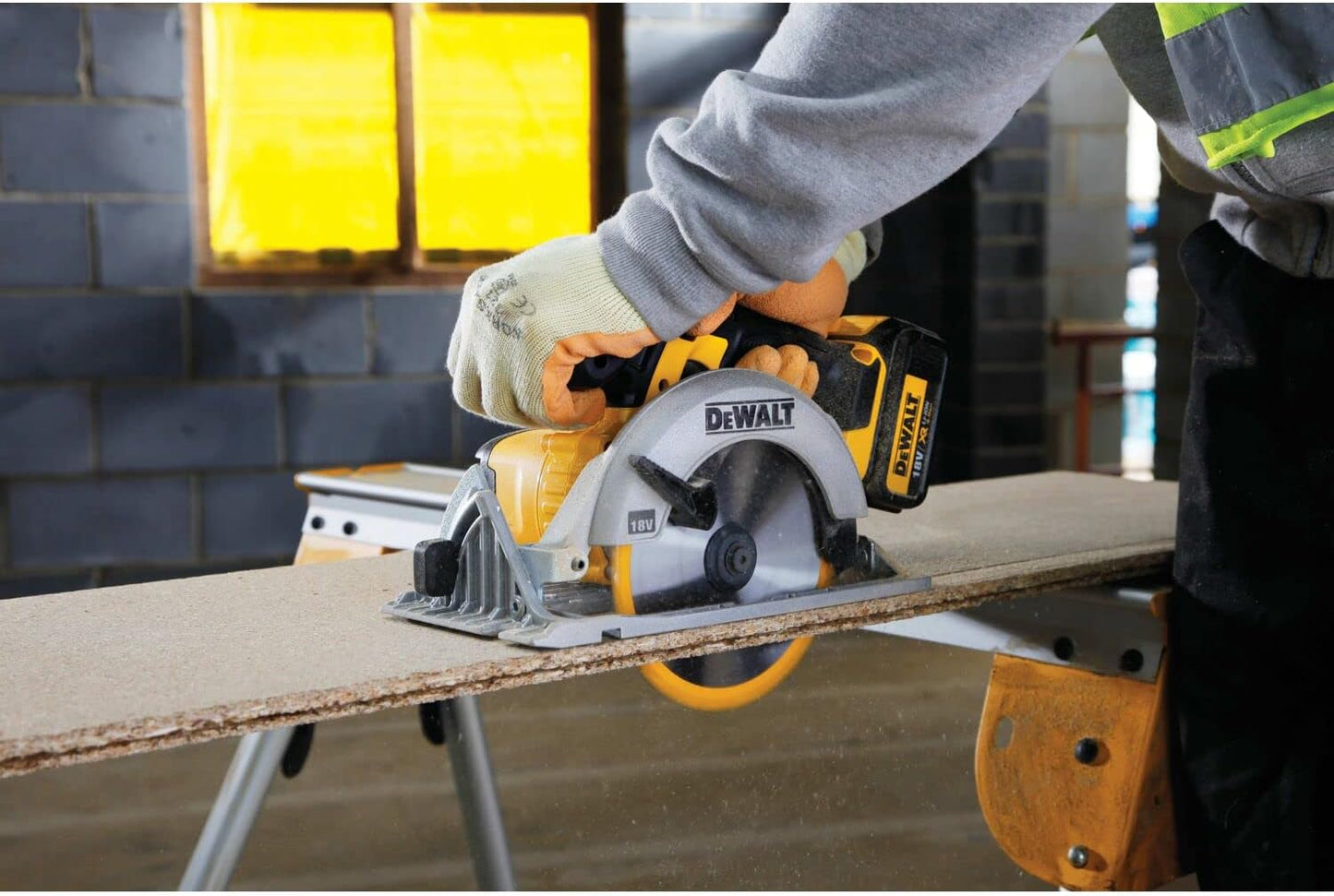 XR 18V Ø 165 mm Circular Saw DCS391NT-XJ